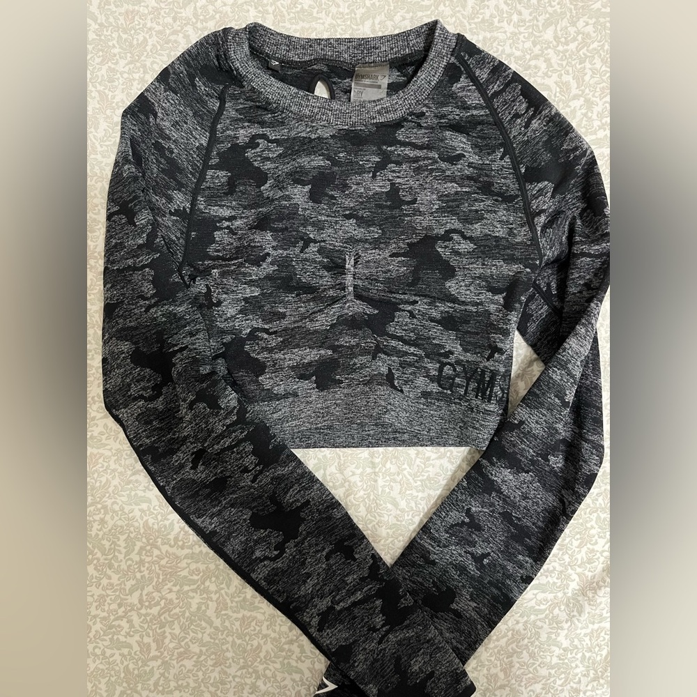 GYMSHARK ADAPT CAMO SEAMLESS LONG SLEEVE CROP TOP